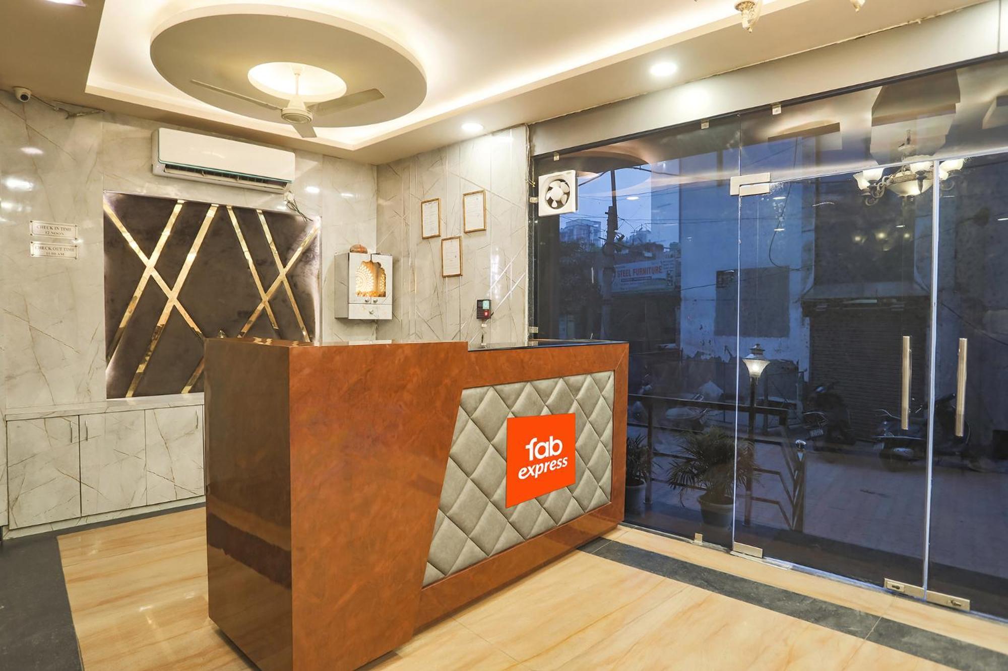 คอลเลคชั่น โอ 50024 วสุนธรา โคโลนี 40คีย์ Hotel กาเซียบัด ภายนอก รูปภาพ