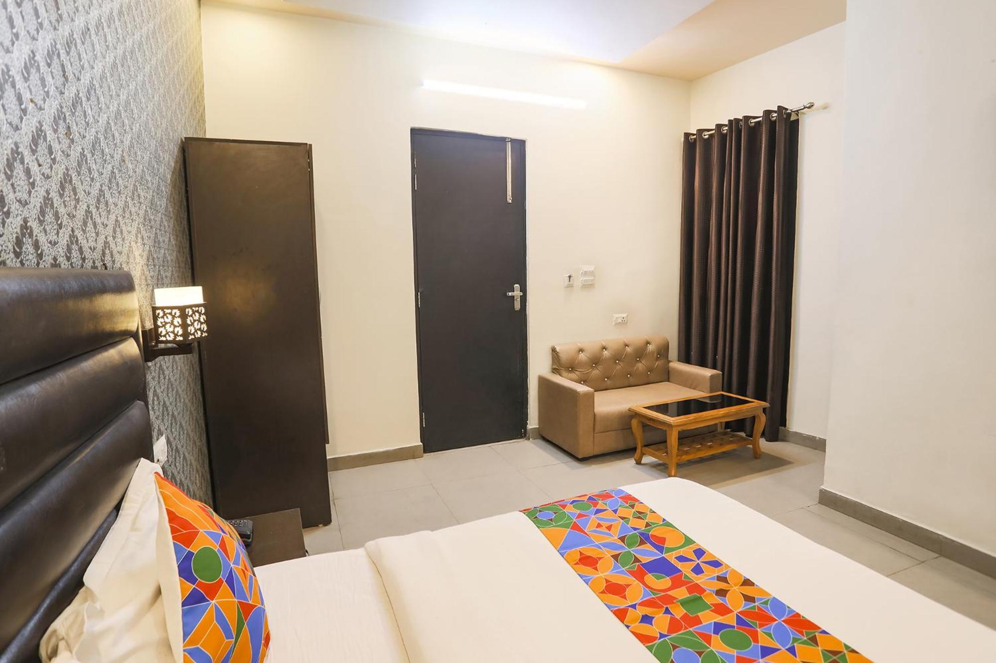 คอลเลคชั่น โอ 50024 วสุนธรา โคโลนี 40คีย์ Hotel กาเซียบัด ภายนอก รูปภาพ