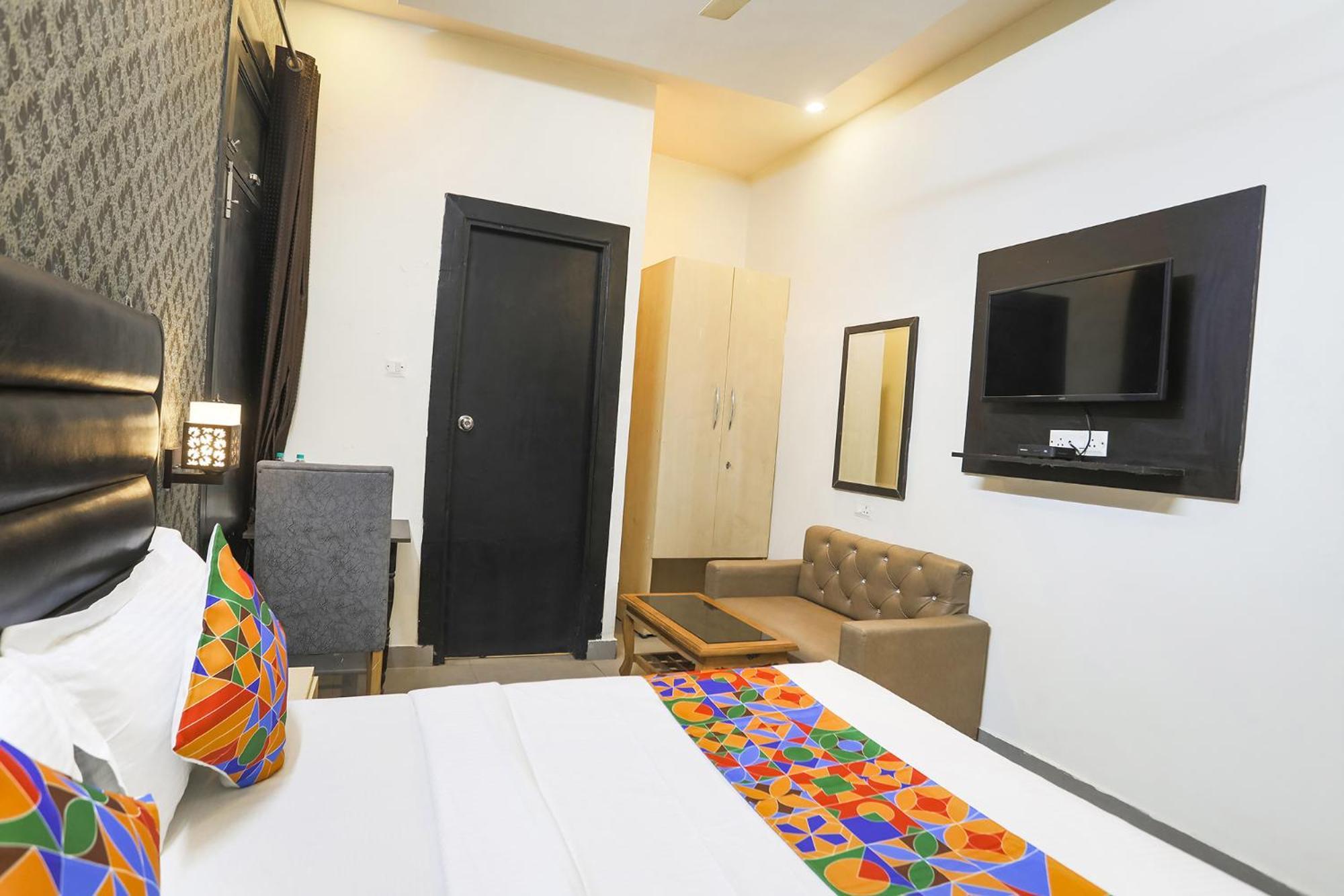 คอลเลคชั่น โอ 50024 วสุนธรา โคโลนี 40คีย์ Hotel กาเซียบัด ภายนอก รูปภาพ