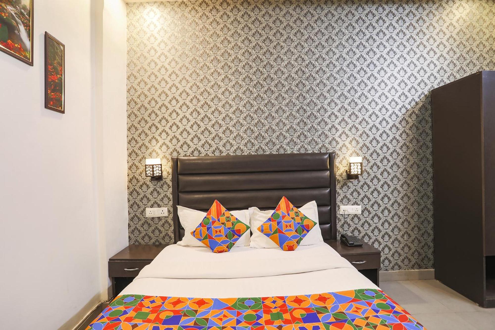 คอลเลคชั่น โอ 50024 วสุนธรา โคโลนี 40คีย์ Hotel กาเซียบัด ภายนอก รูปภาพ